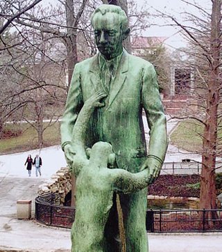 Kinky Statue Picture